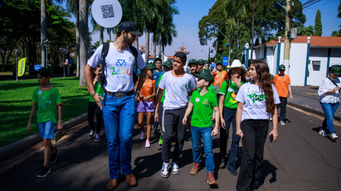 17ª ExpoGenética: De Olho no Material Escolar proporciona a centenas de estudantes uma imersão no mundo do agronegócio